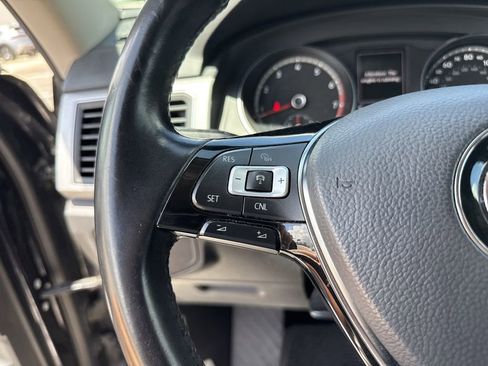 Used 2018 Volkswagen Atlas SE AWD/4WD image 16