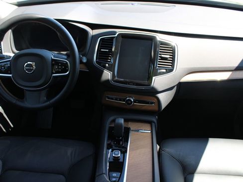 Used 2025 Volvo XC90 B6 Plus AWD/4WD image 17