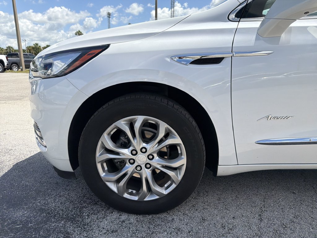 Used 2021 Buick Enclave Avenir w/ Avenir Technology Package AWD/4WD image 36