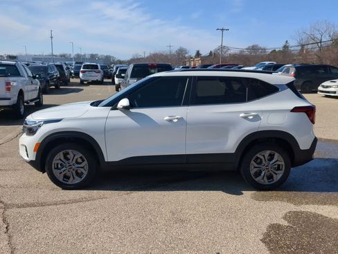 Used 2024 Kia Seltos S image 11