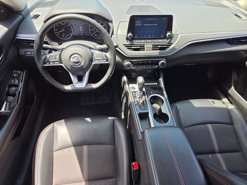 Used 2025 Nissan Altima 2.5 SR FWD image 8