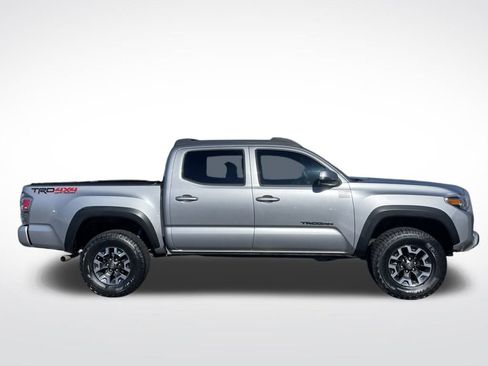 Used 2020 Toyota Tacoma TRD Off-Road w/ Technology Package image 7