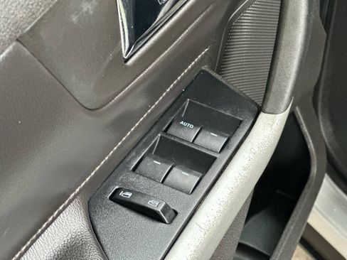 Used 2013 Ford Edge SE FWD image 9