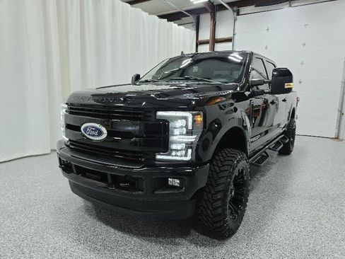 Used 2019 Ford F250 Lariat w/ Lariat Ultimate Package AWD/4WD image 5