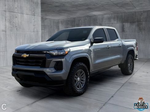 Used 2023 Chevrolet Colorado LT AWD/4WD image 2