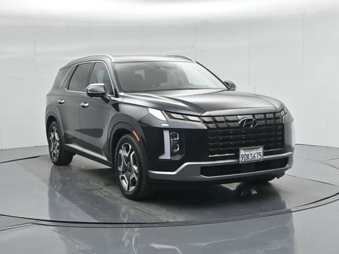 Used 2023 Hyundai Palisade Limited w/ Cargo Package image 59
