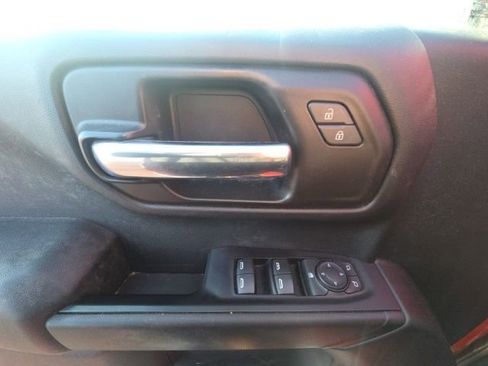 Used 2020 Chevrolet Silverado 1500 Custom w/ Custom Value Package image 20