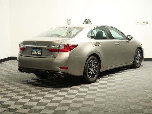 Used 2017 Lexus ES 350 w/ Premium Package FWD image 8