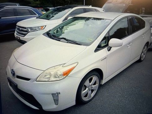 Used 2013 Toyota Prius Persona Series FWD image 2