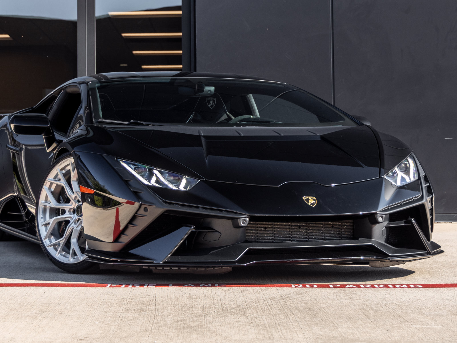 Used 2023 Lamborghini Huracan Tecnica RWD image 5