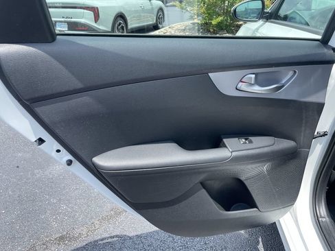 Certified 2023 Kia Forte LXS w/ LXS Technology Package FWD image 20