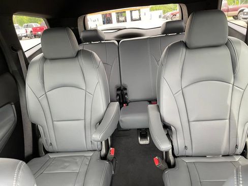 Used 2024 Buick Enclave Essence w/ Sport Touring Edition AWD/4WD image 50