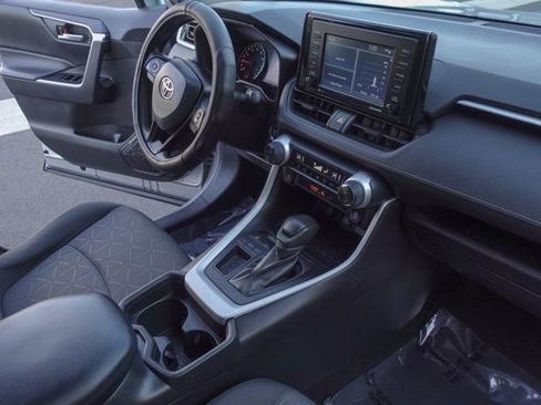 Used 2021 Toyota RAV4 XLE image 15