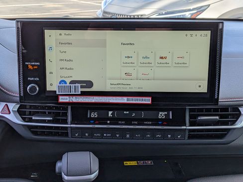 Used 2025 Toyota Sienna XSE w/ XSE Premium Package image 32