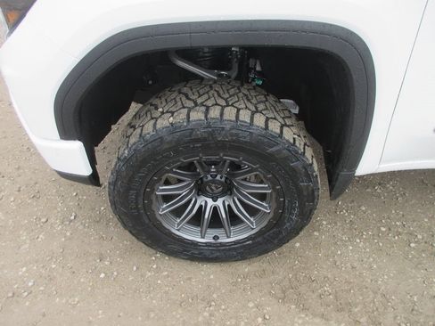 New 2026 GMC Sierra 1500 Elevation image 12