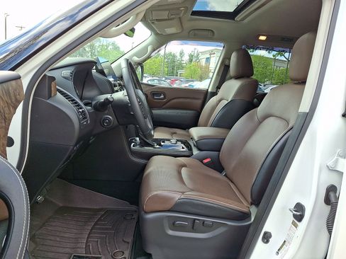 Certified 2024 INFINITI QX80 Premium Select w/ All-Season Package AWD/4WD image 14