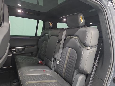 Used 2023 Rivian R1S Adventure AWD/4WD image 21