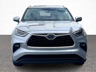 Used 2021 Toyota Highlander Limited video 3
