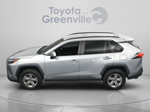 Used 2022 Toyota RAV4 XLE image 5