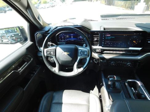 Used 2023 Chevrolet Silverado 1500 LTZ AWD/4WD image 2