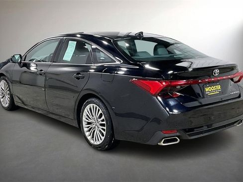 Used 2020 Toyota Avalon Limited image 4