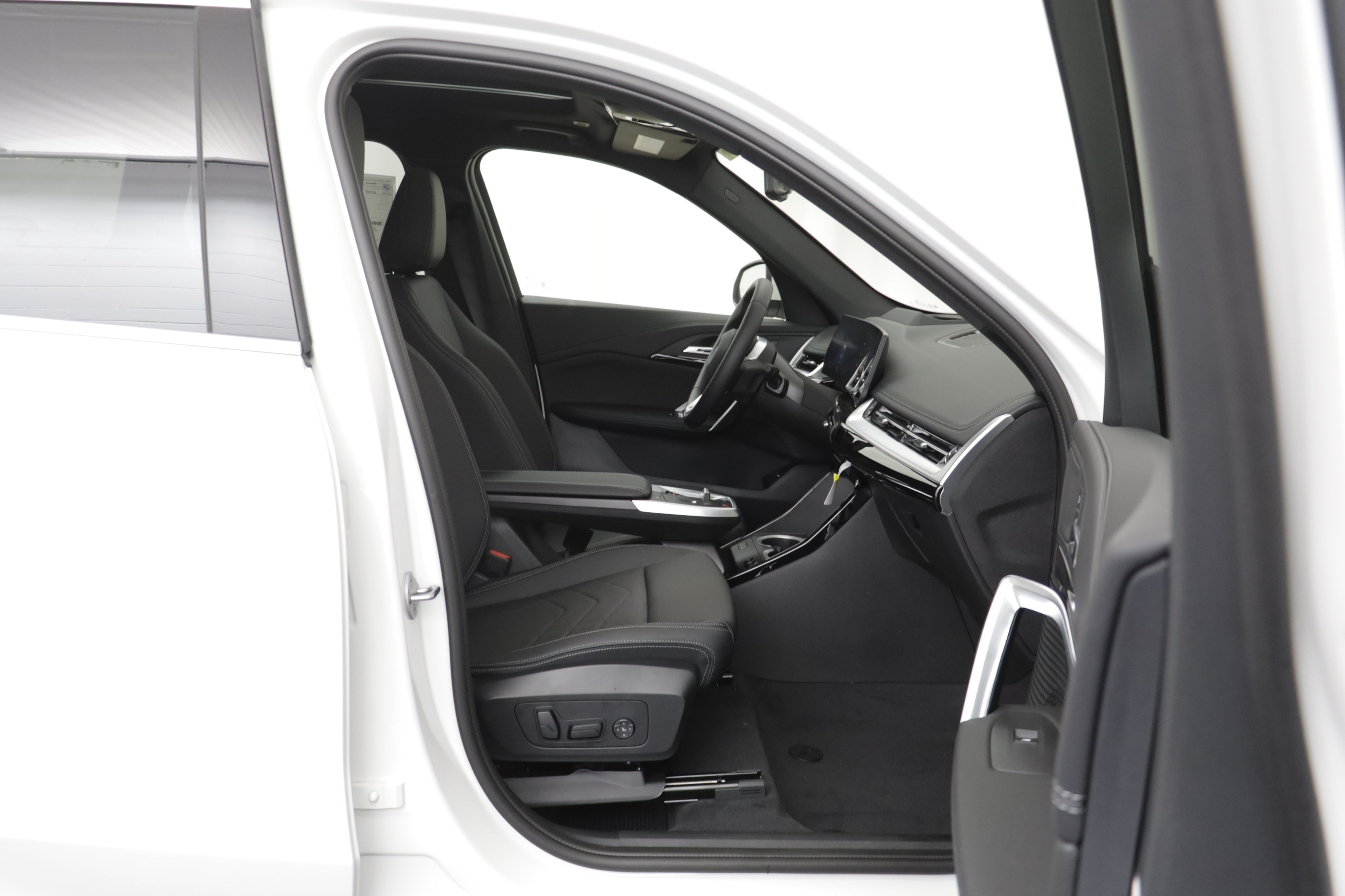 New 2027 BMW X1 xDrive28i AWD/4WD image 19