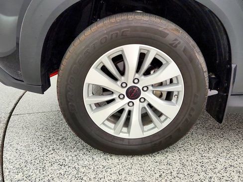 Used 2025 Nissan Armada PRO-4X AWD/4WD image 9