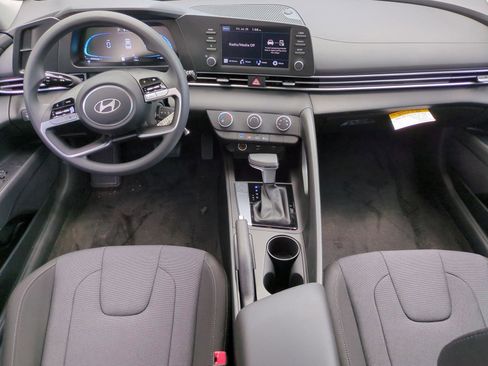 New 2025 Hyundai Elantra SE FWD image 14
