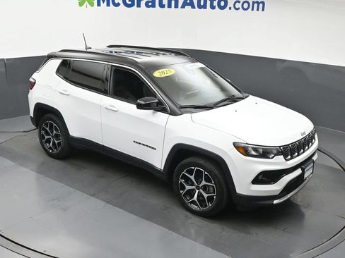 Used 2025 Jeep Compass Limited AWD/4WD image 3