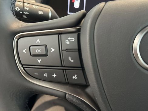 New 2026 Lexus UX 300h FWD image 15