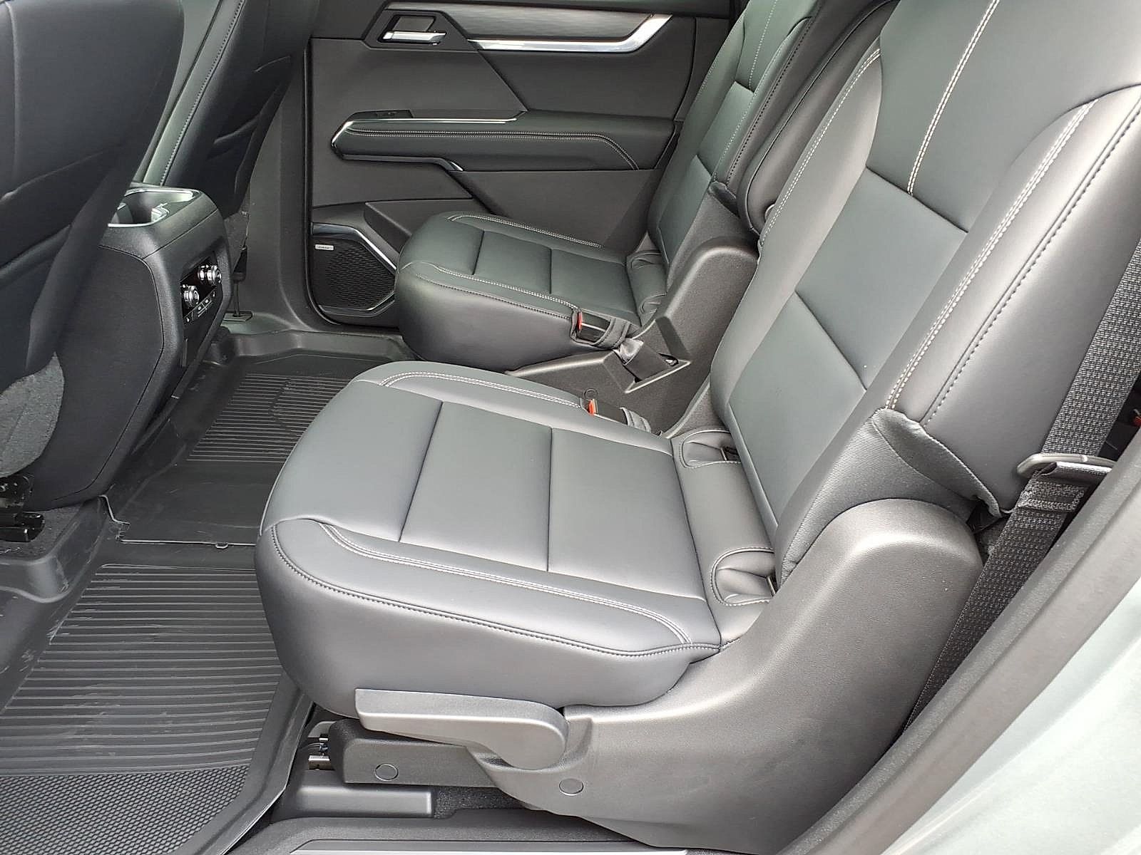 New 2027 GMC Acadia Elevation w/ Elevation Premium Package AWD/4WD image 12