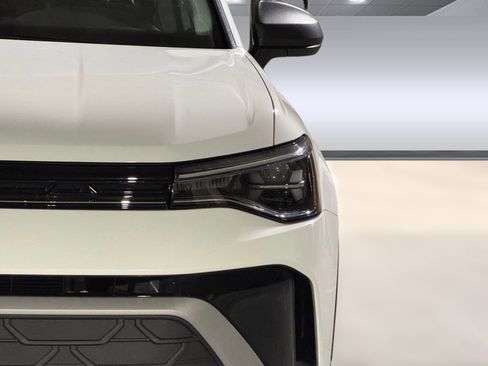 Used 2025 Volkswagen Taos S image 11