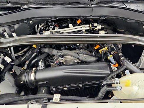 Used 2025 Ford Explorer ST-Line w/ Premium Package image 28