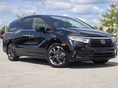 Certified 2024 Honda Odyssey Elite image 2