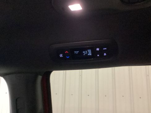 New 2026 Chrysler Pacifica Select FWD image 33