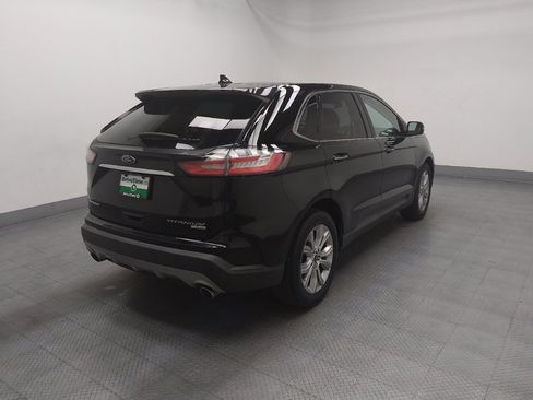 Used 2019 Ford Edge Titanium w/ Equipment Group 301A FWD image 9
