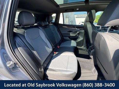 Certified 2025 Volkswagen Tiguan SE R-Line AWD/4WD image 24