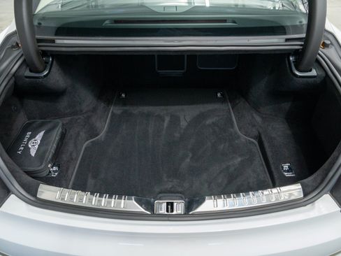 Used 2024 Bentley Flying Spur V8 AWD/4WD image 18