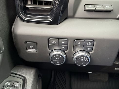 New 2025 GMC Sierra 2500 AT4X w/ AT4X AEV Edition image 18