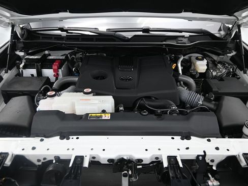 Used 2024 Toyota Tundra Limited AWD/4WD image 10