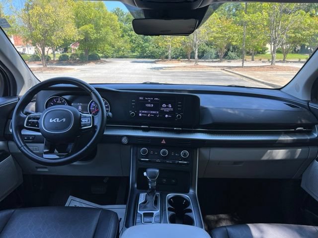 Used 2022 Kia Carnival LX FWD image 25