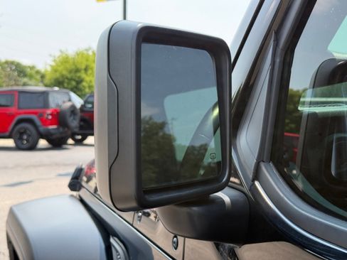 Used 2019 Jeep Wrangler Unlimited Sport w/ Cold Weather Group AWD/4WD image 34