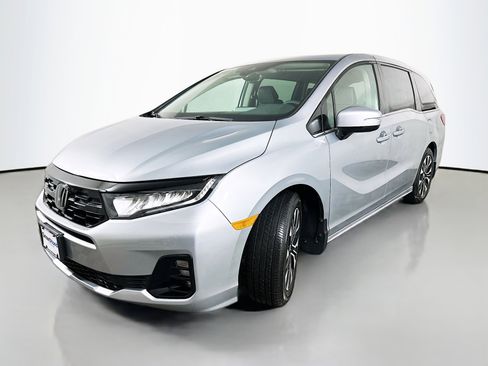 New 2026 Honda Odyssey Elite image 3