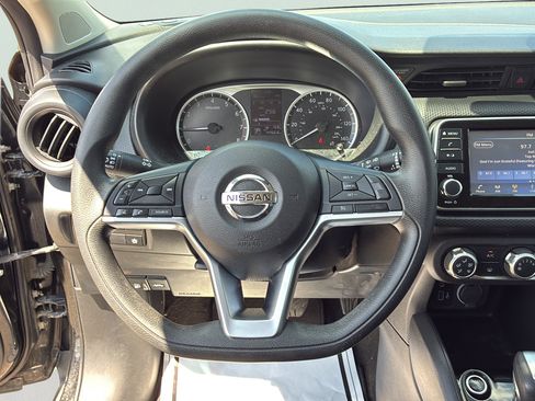 Used 2021 Nissan Kicks S FWD image 19