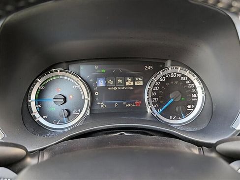 Used 2025 Toyota Highlander XLE AWD/4WD image 20