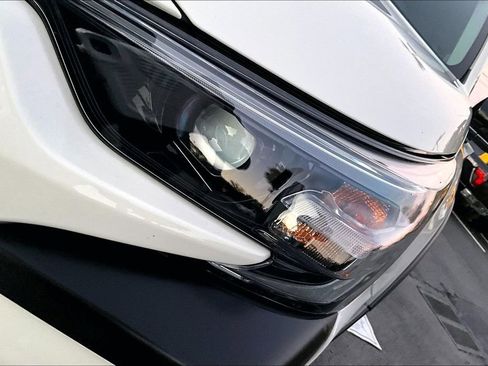 Used 2024 Subaru Outback Premium image 30