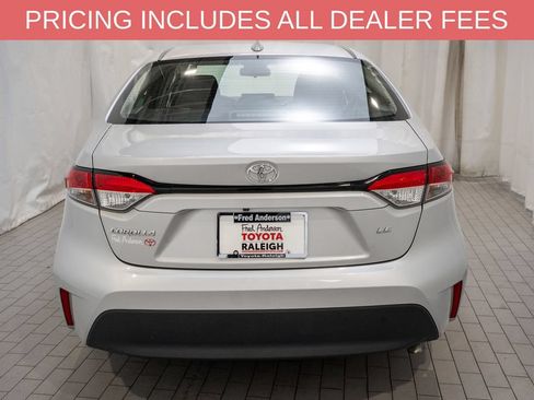 Used 2024 Toyota Corolla LE FWD image 4