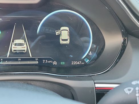 Certified 2023 Genesis GV70 2.5T w/ Sport Prestige Package image 10