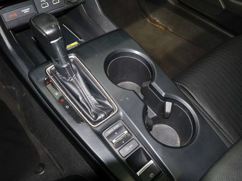 Used 2022 Honda Civic Touring image 25