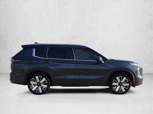 Used 2025 Mitsubishi Outlander SEL FWD image 4